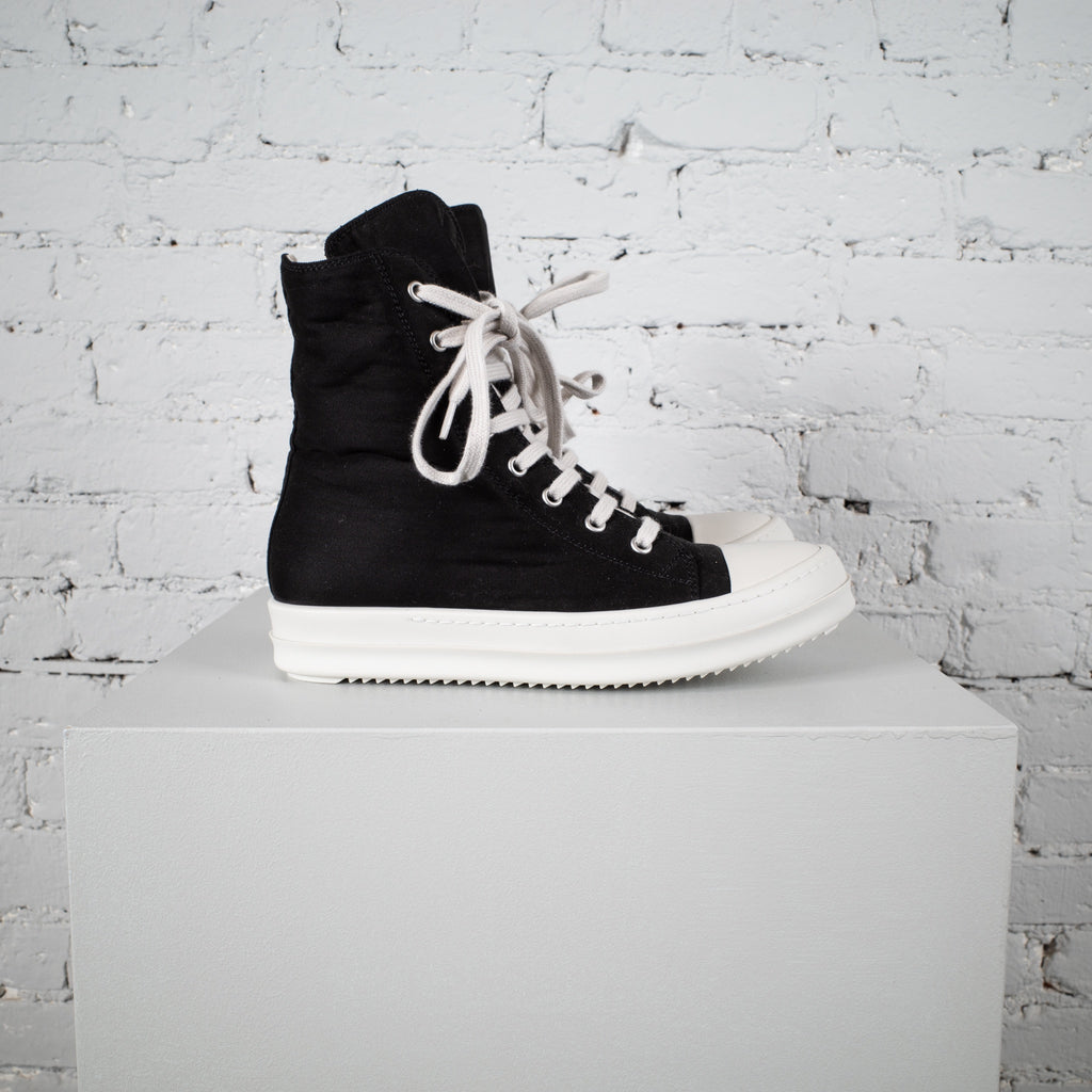 SNEAKS BLACK